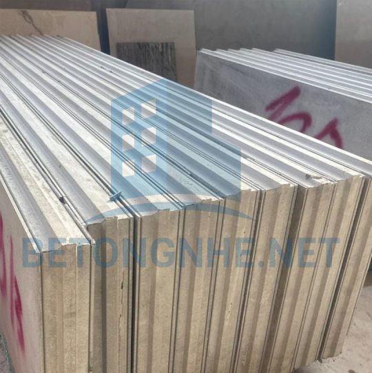 Tấm Bê Tông Nhẹ Dày 7.5cm Alc Có Lưới Thép